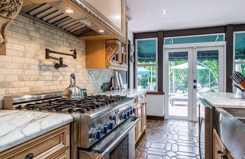 Northeast Miami Villa | Miami Best Pool Villa,10 ppl, Close to the beach