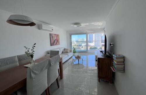 Punta del Este Apartamento | Miami Boulevard II excelente, a 100 metros del mar