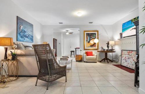 Buena Vista Casa | Miami Cheerful 4 bedroom home with free parking