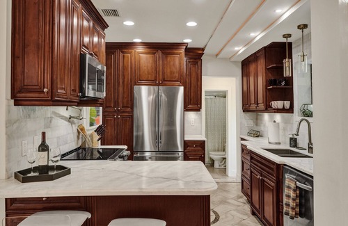 Buena Vista Casa | Miami Design District 4 Bedroom 3 Bathroom Home - Amazing backyard with POOL