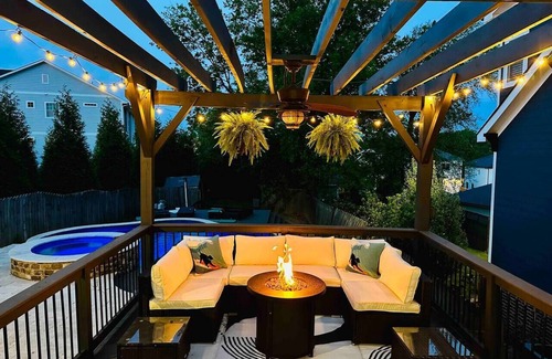 Dilworth Casa | Miami Escape w/ Pool & Hot Tub