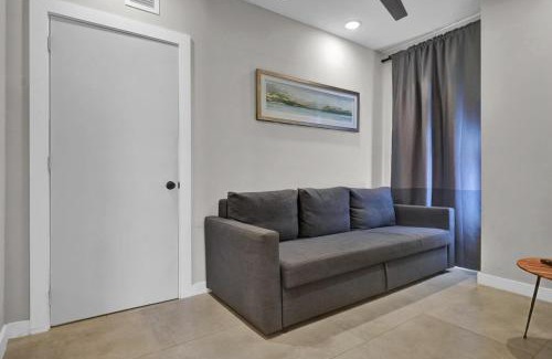 East Little Havana Apartamento | Miami Flats - Self Check-in and 1 Free Parking