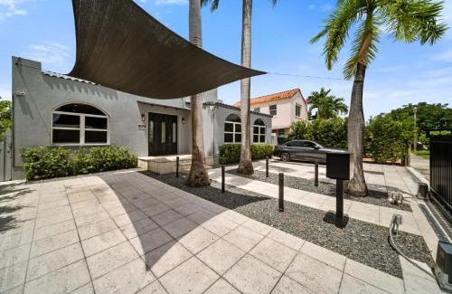 Coral Way Villa | Miami Gucci Home with Pool & Great Location