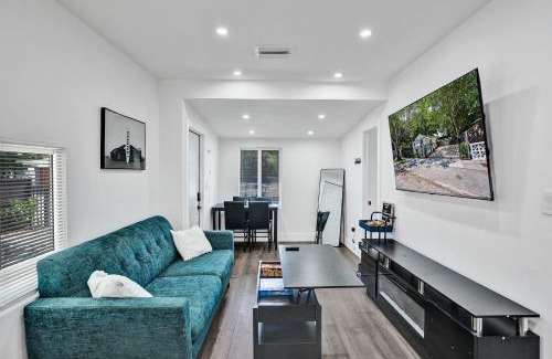 Liberty City Casa | Miami Heart Retreat, Stylish & Central With Games