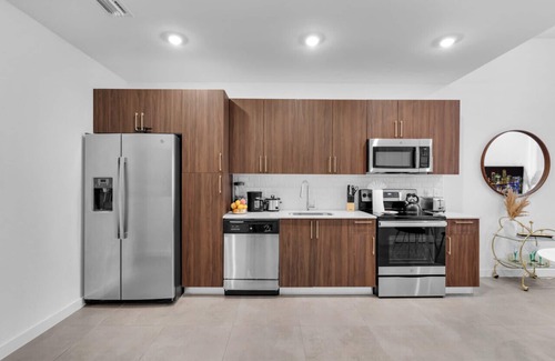 Overtown Apartamento | Miami Magic: Vibrant 2 Bedroom with Free Parking