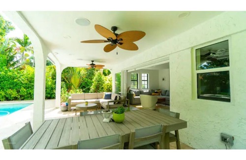 Biscayne Park Casa | Miami Modern Luxury with a Pool & Spa