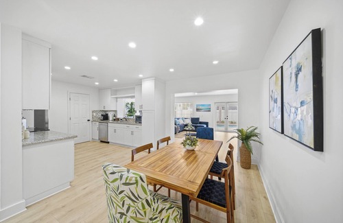 Westchester Casa | Miami Oasis: Pool & Game Fun!