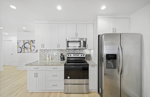 Westchester Casa | Miami Oasis: Pool & Game Fun!