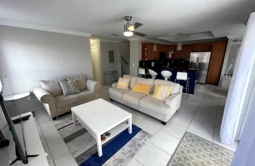 Miami Lakes Casa | Miami 4BR con Piscina Privada