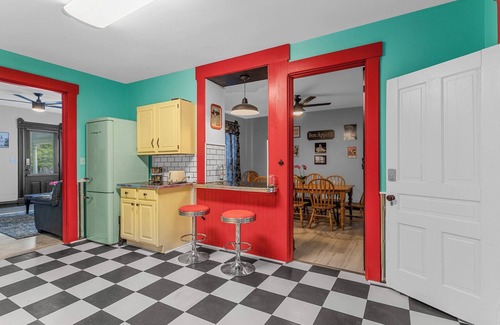 West Milton Casa | Miami Pearl: 3BR Themed Rooms-Game and Movie Room!