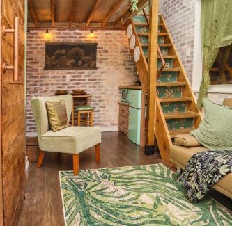 Hialeah Apartamento | Miami Tiny Vintage Cottage