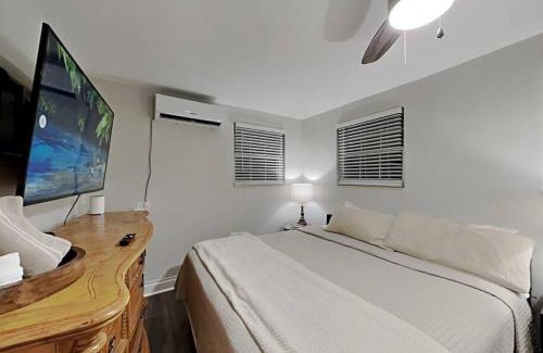 Little Haiti Casa | Miami Townhouse with Patio, Gazebo, Free Parking, centrally located