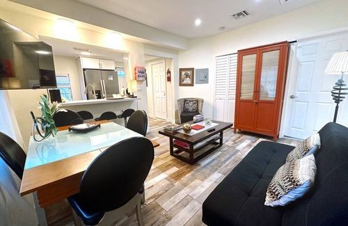 Little Haiti Casa | Miami Vacations 3 bedrooms with parking