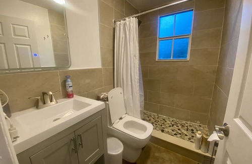 Little Haiti Casa | Miami Vacations 3 bedrooms with parking