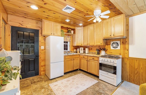 Biglerville Cabina | Michaux Forest Retreat