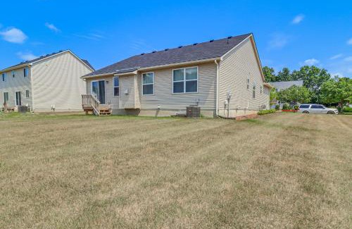 Romulus Casa | Michigan Home with Yard, 3 Mi to Detroit Airport