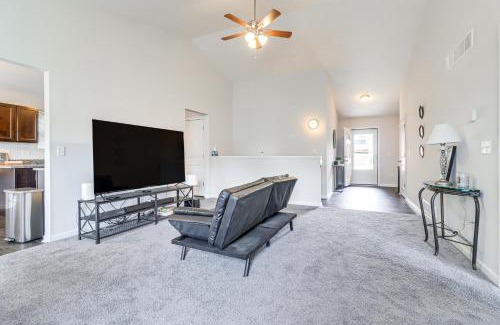 Romulus Casa | Michigan Home with Yard, 3 Mi to Detroit Airport