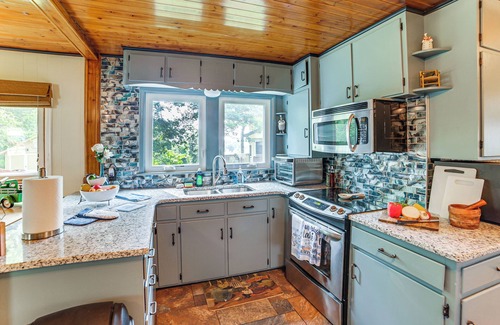 Grass Lake Casa | Michigan Lakefront Retreat w/ Kayaks & 2 Decks