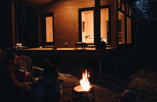 Baie-St-Paul Chalet De Esquí | Dens Microchalets in the Charlevoix forest