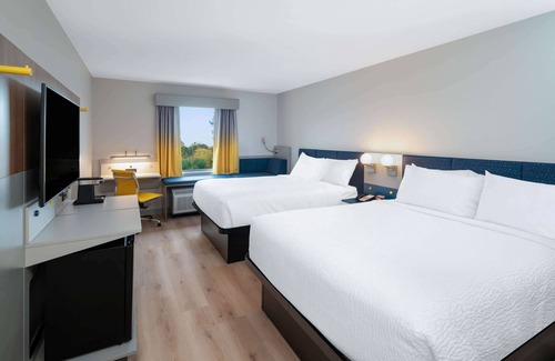 Hot Springs Hotel | Microtel Inn & Suites by Wyndham Hot Springs