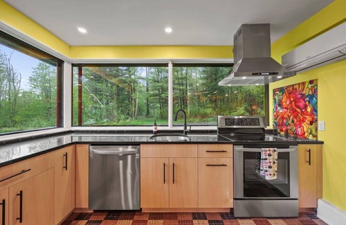 Pittsfield Casa | Mid-Century At Friendly Hills w Guest Passes !