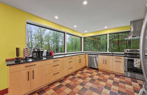 Pittsfield Casa | Mid-Century At Friendly Hills w Guest Passes !