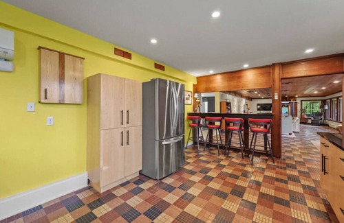 Pittsfield Casa | Mid-Century At Friendly Hills w Guest Passes !