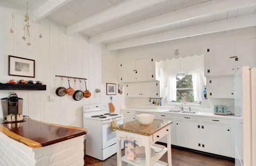 Jekyll Island Cabaña | Mid-Century Charm Pools & Porch Jekyll Island Rental