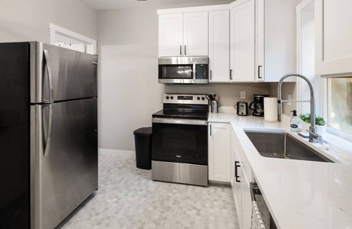 Sioux Falls Apartamento | Mid-Century Connection | Nestled Amid Universities
