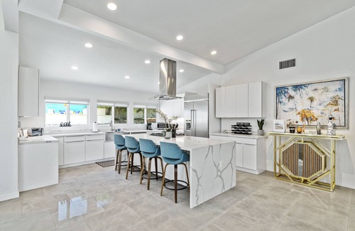 Magnesia Falls Cove Casa | Mid Century Cool - Rancho Mirage Home