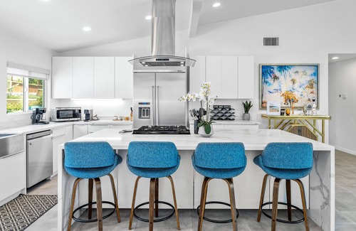 Magnesia Falls Cove Casa | Mid Century Cool - Rancho Mirage Home