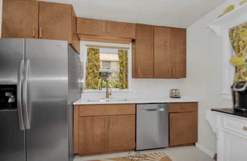Miller Beach Casa | Mid-Century Cottage Beach Oasis