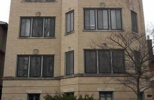 North Evanston Apartamento | Elegancia de mediados de siglo en Evanston Vintage Apartment. INVIERNO ESPECIAL!