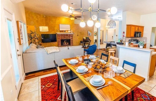 Elmo Casa | Mid-Century Gem by the Lake / 5 Minutes to Rockwall Harbor