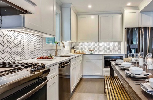 Jamaica Plain Apartamento | Mid-Century Glam Retreat, Near T