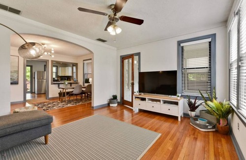 Southside Casa | Mid-Century Home: Backyard, Close to Downtown