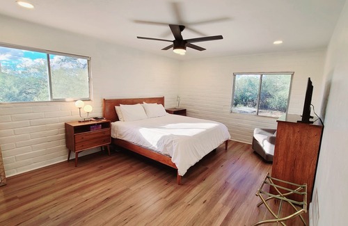 Westward Look Terrace Casa | Mid-Century Home in Foothills with Pool