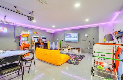 Lakeland Casa | Mid-Century Lakeland Home with Game Room!