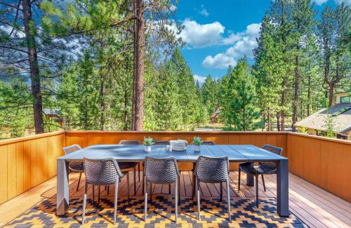 Black Butte Ranch Casa | Mid Century Lodge