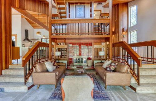 Black Butte Ranch Casa | Mid Century Lodge
