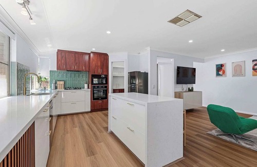 Ardross Casa | Double families Holiday House Ardross in Mid Century style newly renovated