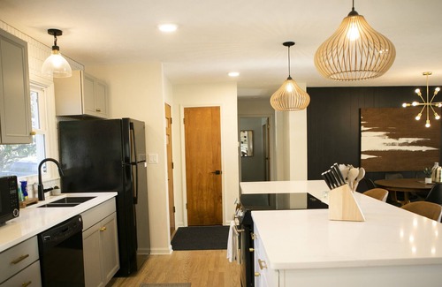 Norfolk Casa | Mid Century Mid Town, a unique stay with modern amenities Pet-Friendly!