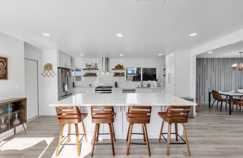 Thousand Oaks Casa | Mid-Century Modern Eichler Home - Lilian