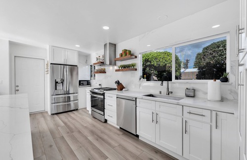 Thousand Oaks Casa | Mid-Century Modern Eichler Home - Lilian
