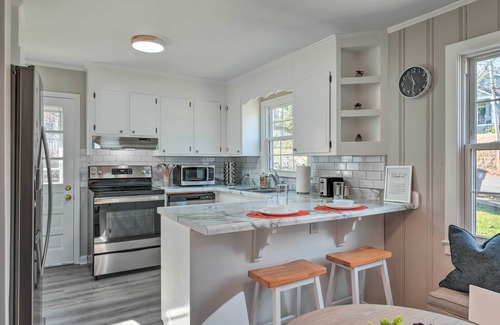 Winston - Salem Cabaña | Mid-Century Modern Cottage in Ardmore Area!