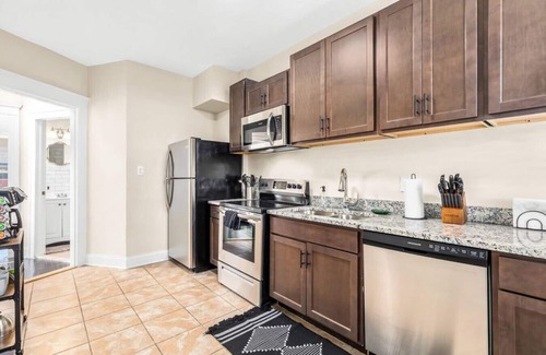 Brush Park Apartamento | Mid Century Modern 1 Bedroom Apt w Mesh WiFi