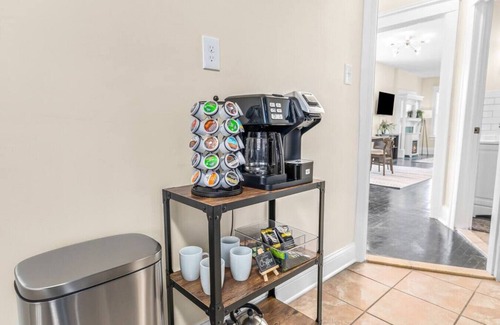 Brush Park Apartamento | Mid Century Modern 1 Bedroom Apt w Mesh WiFi