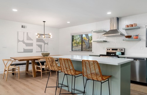 Loomis Casa | Mid Century Modern Escape 4 Br w/ Pool - 1.7 acres