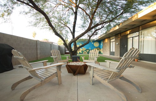 Camelback East Condominio | *** Mid Century Modern Foodie Paradise *** ¡Gran arquitectura, diseño y buena comida!