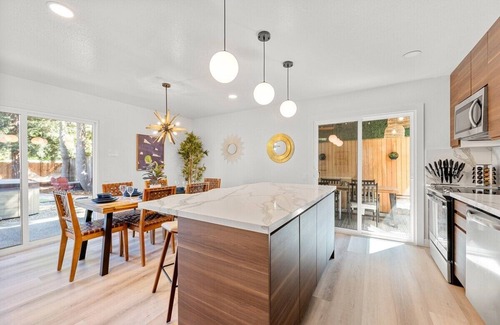 Carmichael Casa | Mid-Century Modern-GameRoom-Pool-Hot Tub-Sleeps10